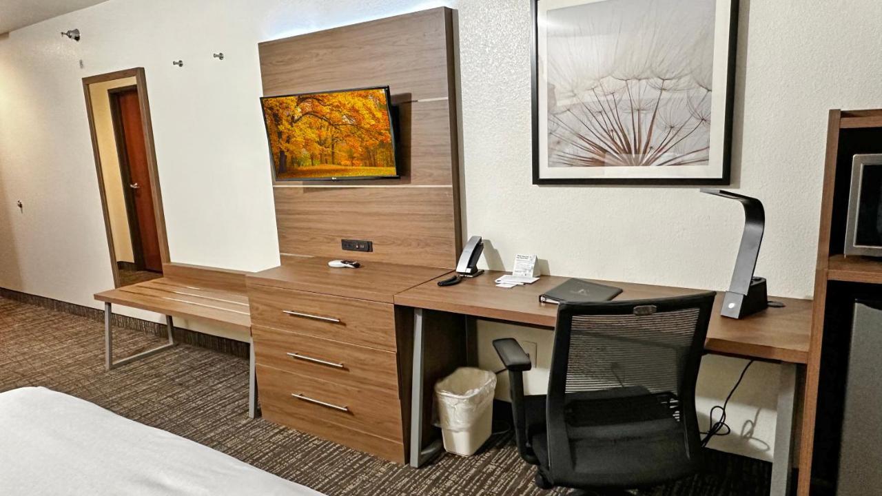 Estherville Hotel&Suites Extérieur photo