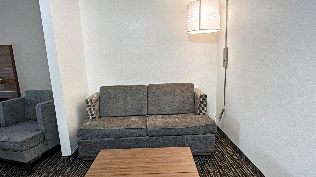 Estherville Hotel&Suites Extérieur photo