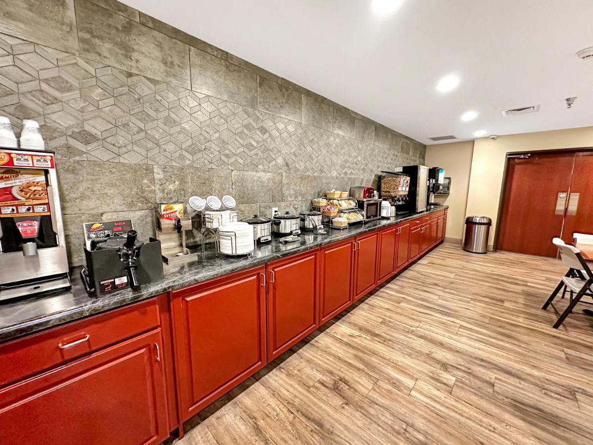 Estherville Hotel&Suites Extérieur photo