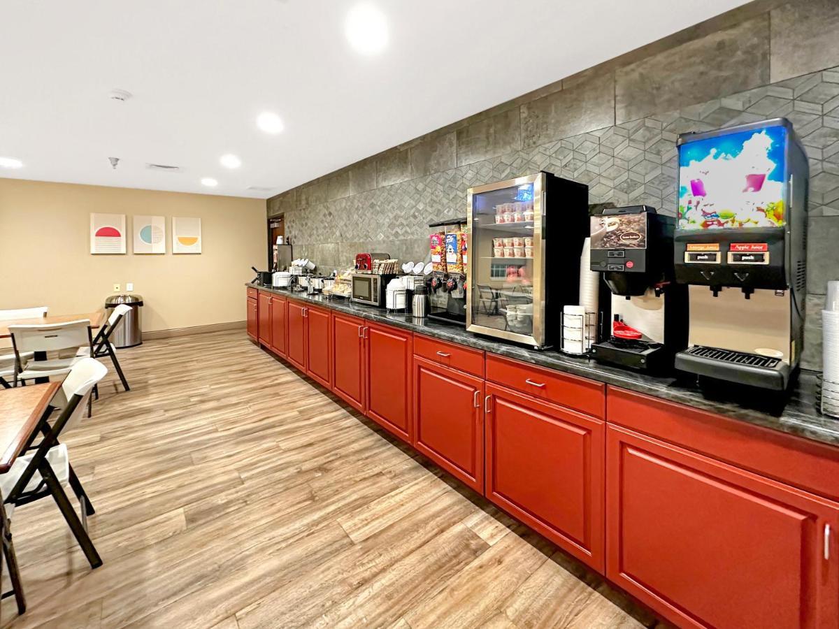 Estherville Hotel&Suites Extérieur photo