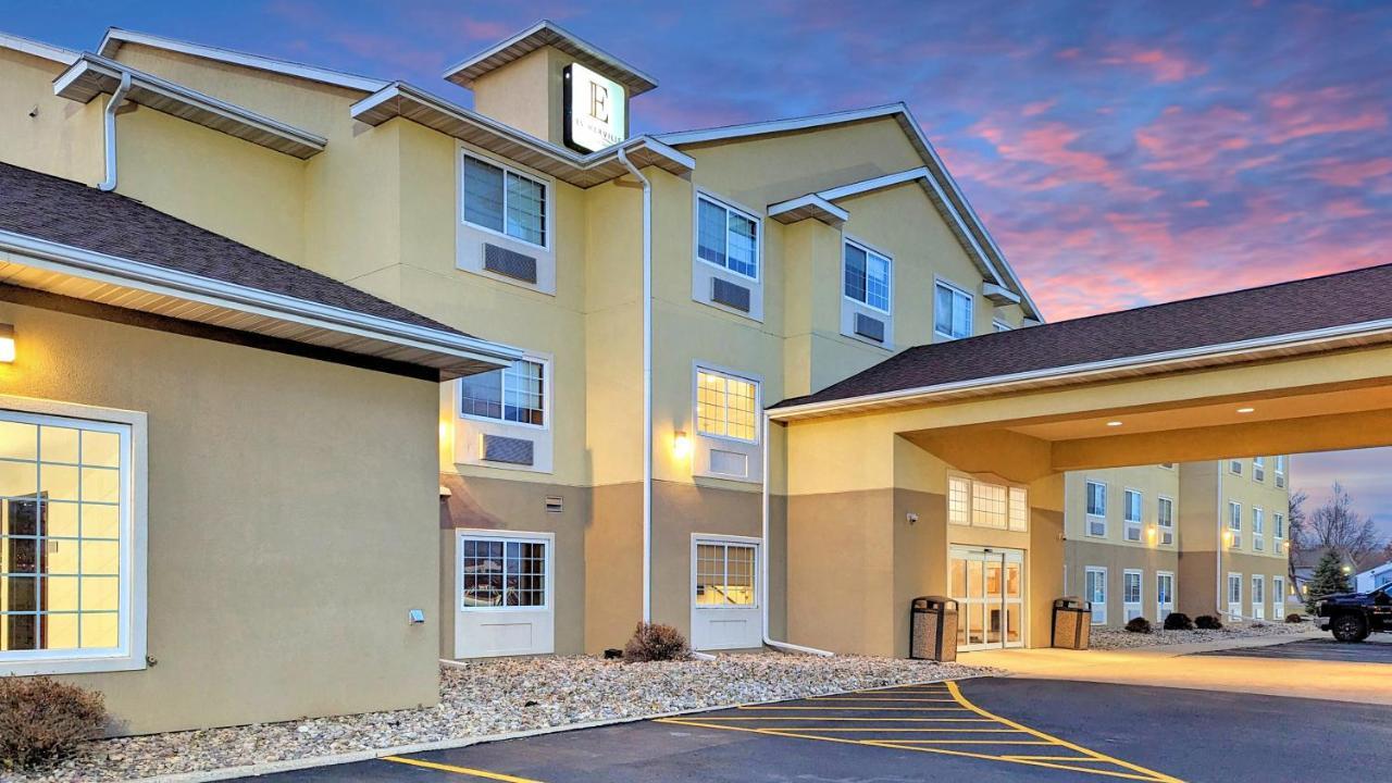 Estherville Hotel&Suites Extérieur photo