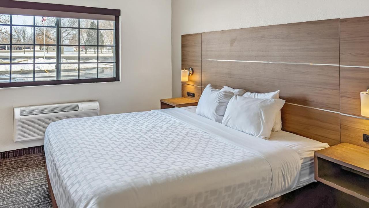 Estherville Hotel&Suites Extérieur photo